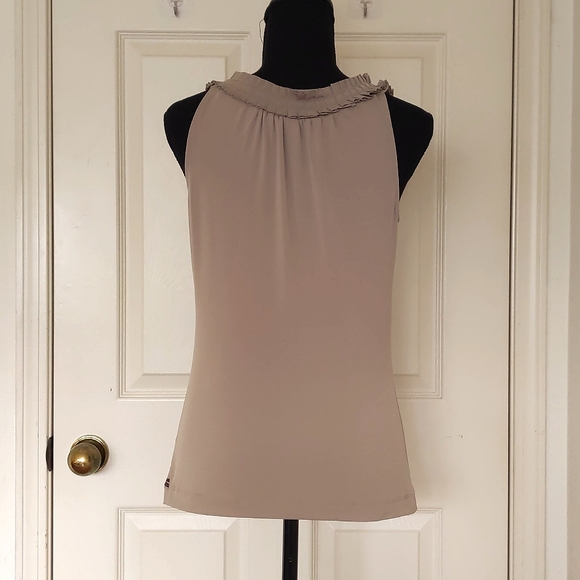 NWT. The Limited Stretch Sleeveless Floral Blouse with neckline design. - Picture 2 of 4